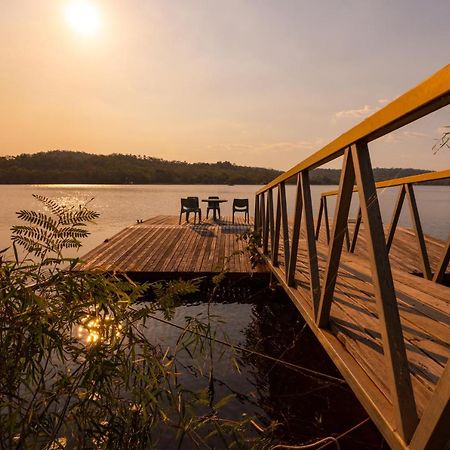 De Lago Resort On Lake Bennett Экстерьер фото